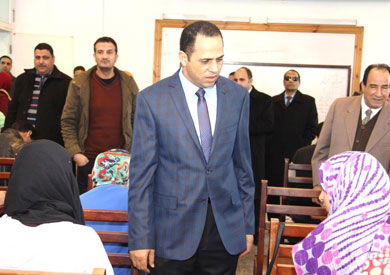الدكتور عبيد عبد العاطى صالح رئيس جامعة دمنهور